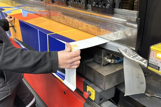 Pliage des tôles en agamographe – Indestructibles