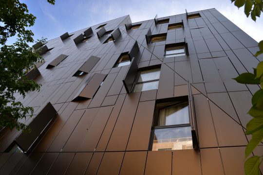 Pourquoi installer des volets pliants coulissants ?